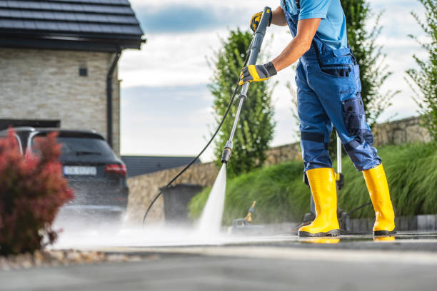 Best Concrete Pressure Washing  in Grundy Center, IA